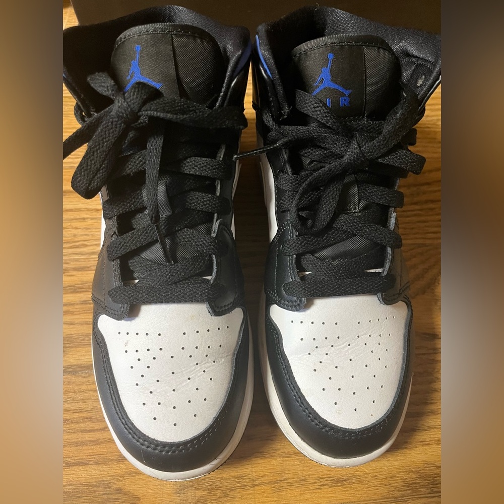 Jordan 1 Mid Black and Dark Blue GS